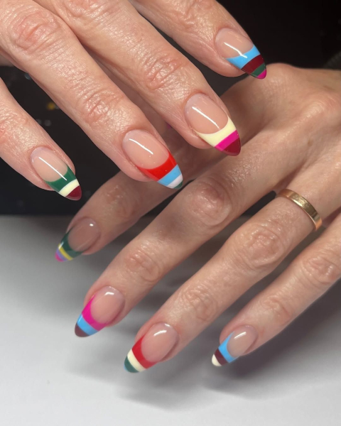 Striped French manicure